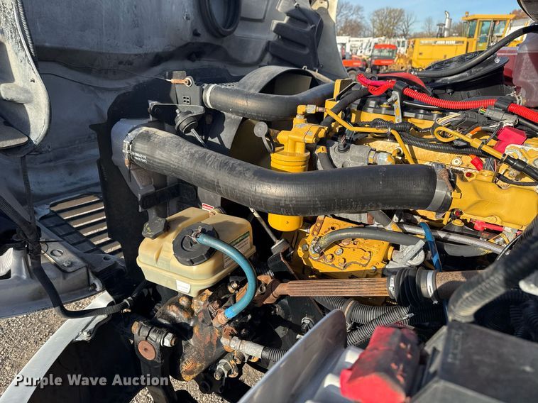 image for item EG2348 2004 Freightliner Business Class M2 flatbed truck