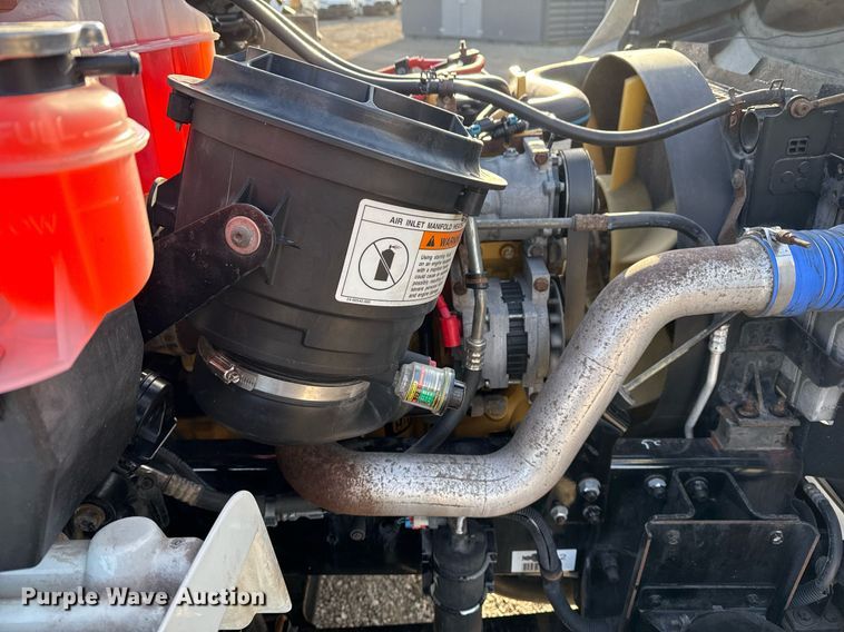 image for item EG2348 2004 Freightliner Business Class M2 flatbed truck