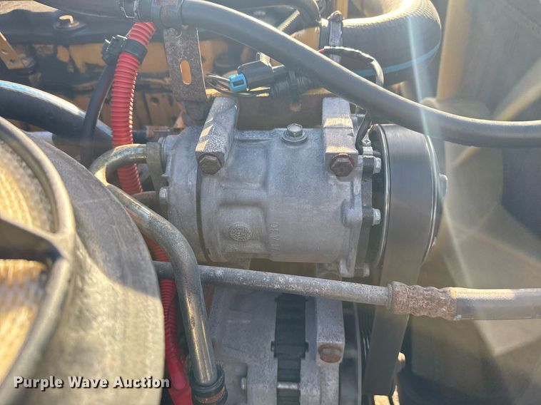 image for item EG2348 2004 Freightliner Business Class M2 flatbed truck