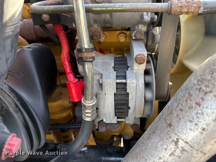 image for item EG2348 2004 Freightliner Business Class M2 flatbed truck