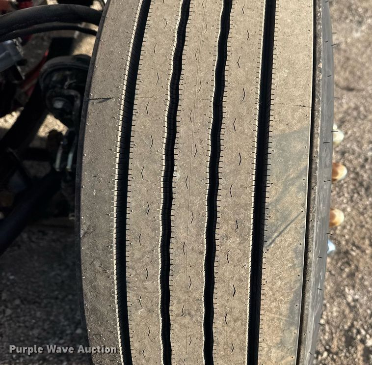 image for item EG2348 2004 Freightliner Business Class M2 flatbed truck