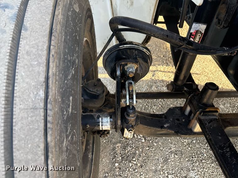 image for item EG2348 2004 Freightliner Business Class M2 flatbed truck