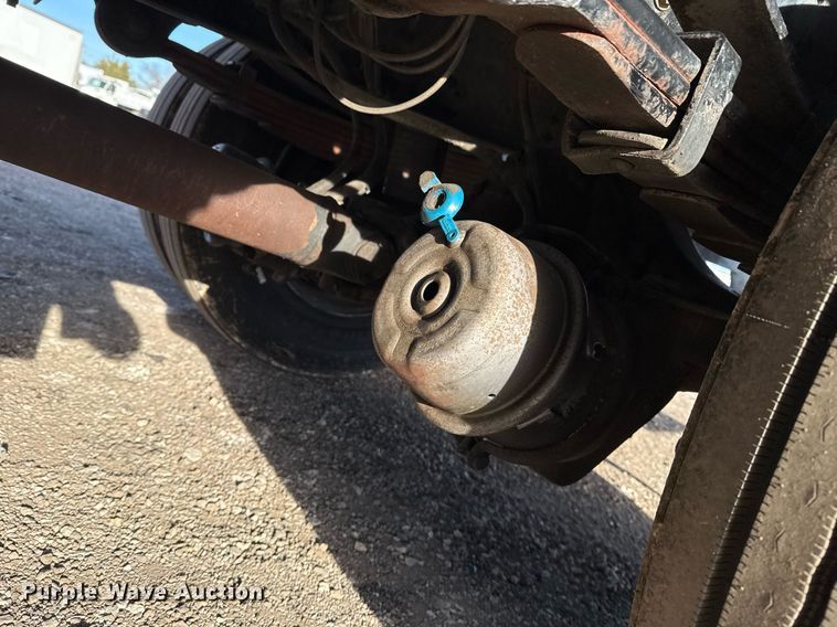 image for item EG2348 2004 Freightliner Business Class M2 flatbed truck