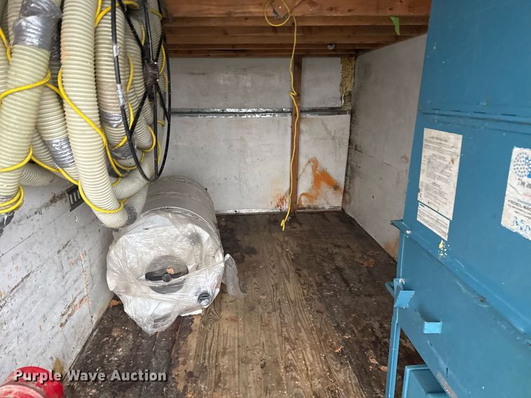 image for item EG2420 2017 Ford E450 Super Duty blow-in insulation box van