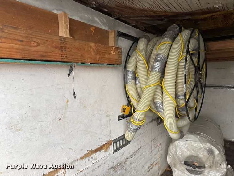 image for item EG2420 2017 Ford E450 Super Duty blow-in insulation box van