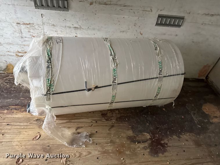 image for item EG2420 2017 Ford E450 Super Duty blow-in insulation box van