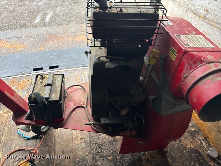 image for item EG2420 2017 Ford E450 Super Duty blow-in insulation box van