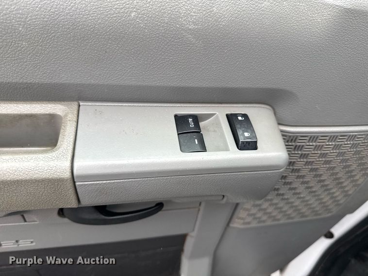 image for item EG2420 2017 Ford E450 Super Duty blow-in insulation box van