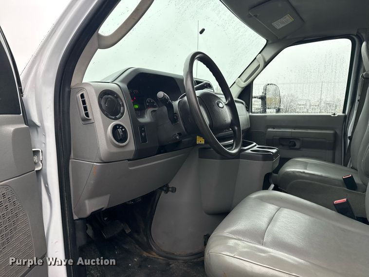 image for item EG2420 2017 Ford E450 Super Duty blow-in insulation box van