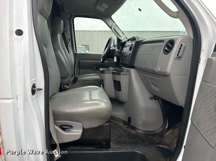 image for item EG2420 2017 Ford E450 Super Duty blow-in insulation box van