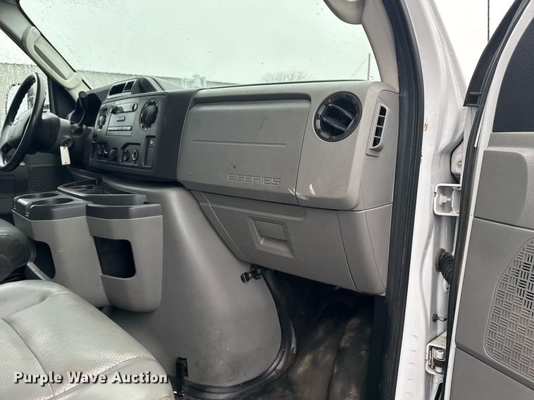 image for item EG2420 2017 Ford E450 Super Duty blow-in insulation box van