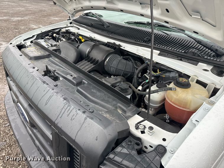 image for item EG2420 2017 Ford E450 Super Duty blow-in insulation box van