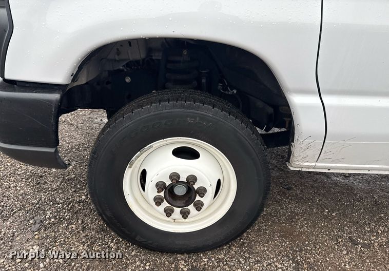 image for item EG2420 2017 Ford E450 Super Duty blow-in insulation box van