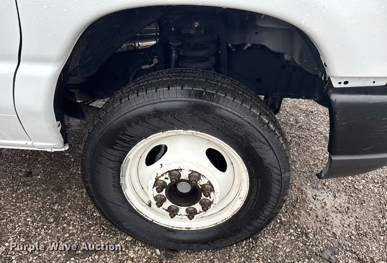 image for item EG2420 2017 Ford E450 Super Duty blow-in insulation box van