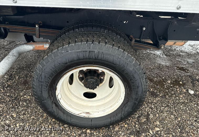 image for item EG2420 2017 Ford E450 Super Duty blow-in insulation box van