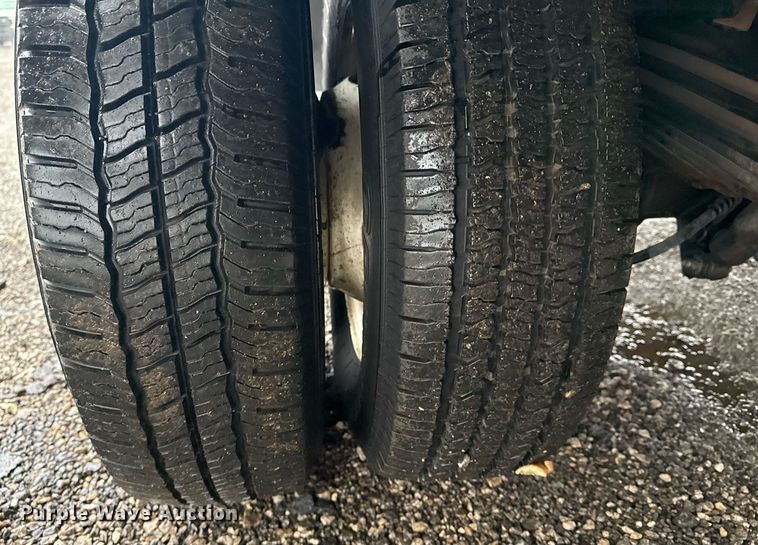 image for item EG2420 2017 Ford E450 Super Duty blow-in insulation box van