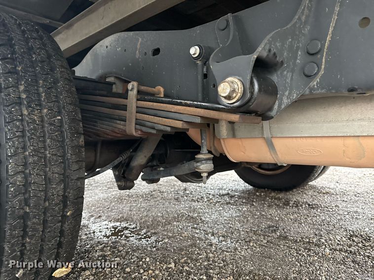 image for item EG2420 2017 Ford E450 Super Duty blow-in insulation box van