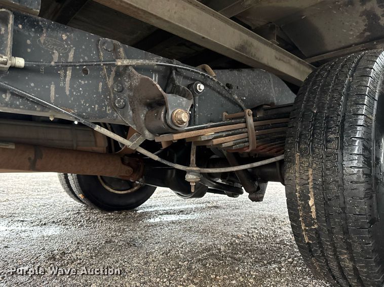 image for item EG2420 2017 Ford E450 Super Duty blow-in insulation box van