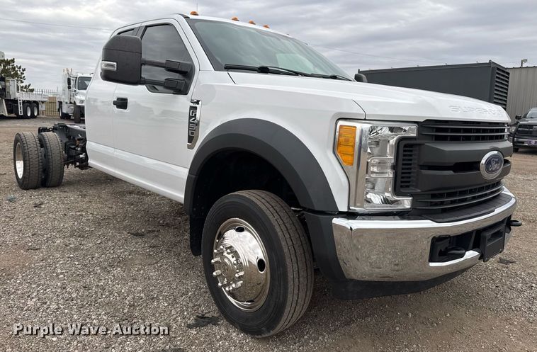 image for item EG2463 2017 Ford F450 Super Duty SuperCab truck cab and chassis