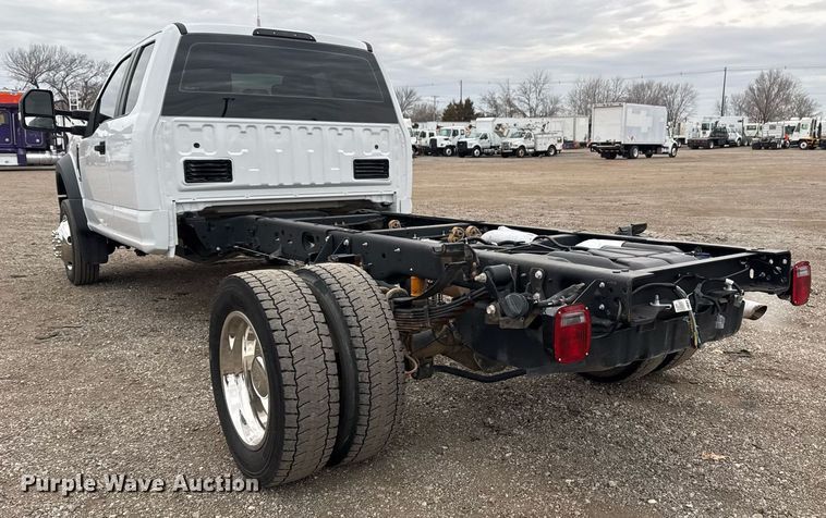 image for item EG2463 2017 Ford F450 Super Duty SuperCab truck cab and chassis