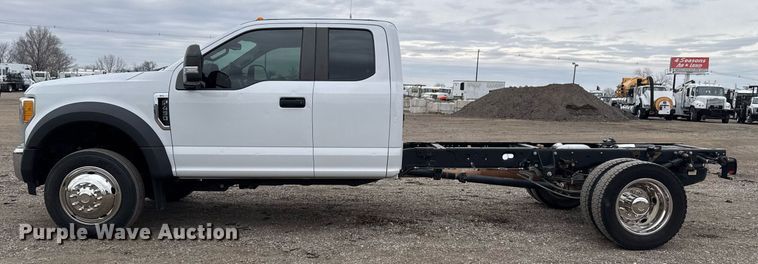 image for item EG2463 2017 Ford F450 Super Duty SuperCab truck cab and chassis