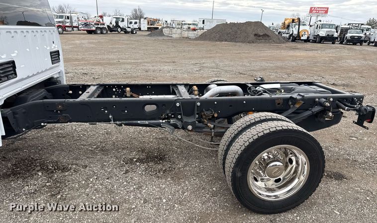 image for item EG2463 2017 Ford F450 Super Duty SuperCab truck cab and chassis
