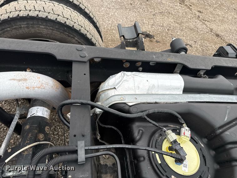 image for item EG2463 2017 Ford F450 Super Duty SuperCab truck cab and chassis