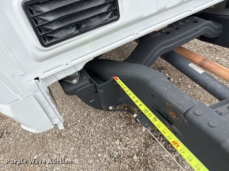 image for item EG2463 2017 Ford F450 Super Duty SuperCab truck cab and chassis