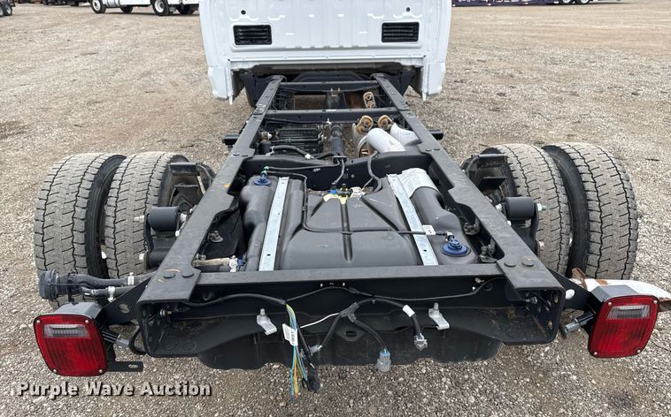 image for item EG2463 2017 Ford F450 Super Duty SuperCab truck cab and chassis