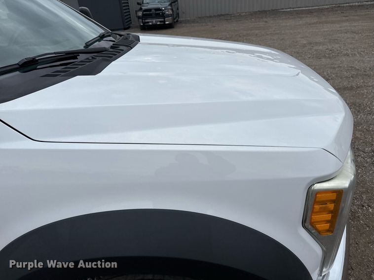 image for item EG2463 2017 Ford F450 Super Duty SuperCab truck cab and chassis