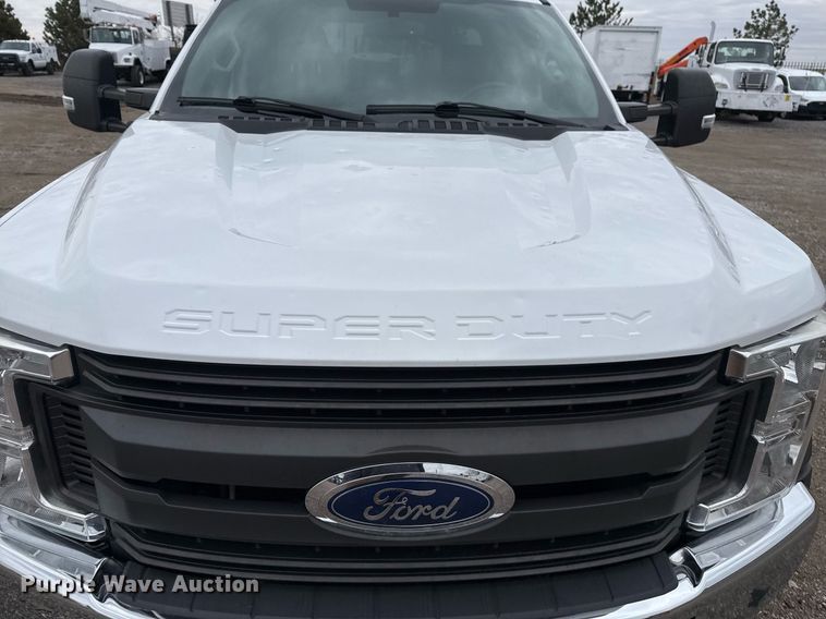 image for item EG2463 2017 Ford F450 Super Duty SuperCab truck cab and chassis