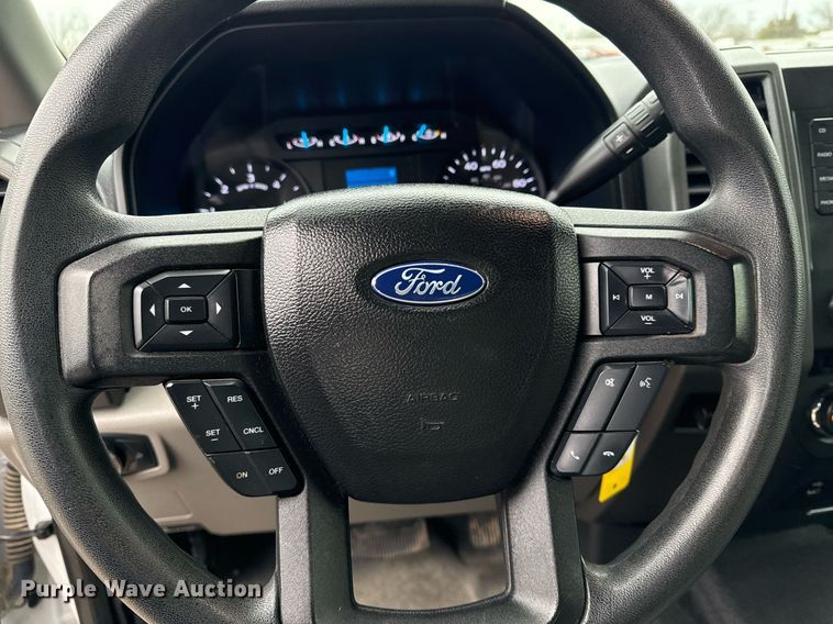 image for item EG2463 2017 Ford F450 Super Duty SuperCab truck cab and chassis