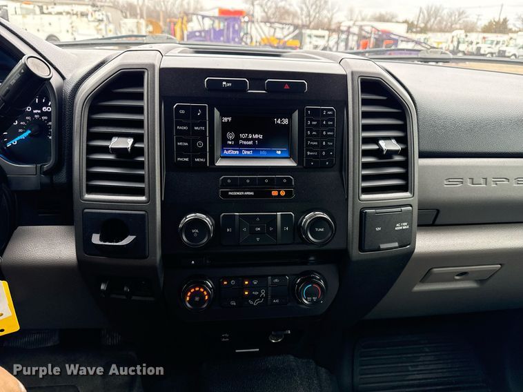 image for item EG2463 2017 Ford F450 Super Duty SuperCab truck cab and chassis