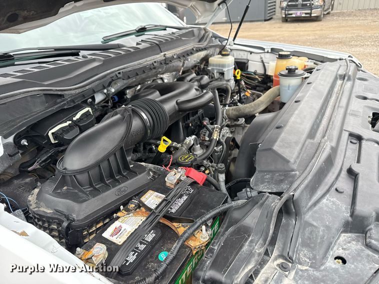 image for item EG2463 2017 Ford F450 Super Duty SuperCab truck cab and chassis