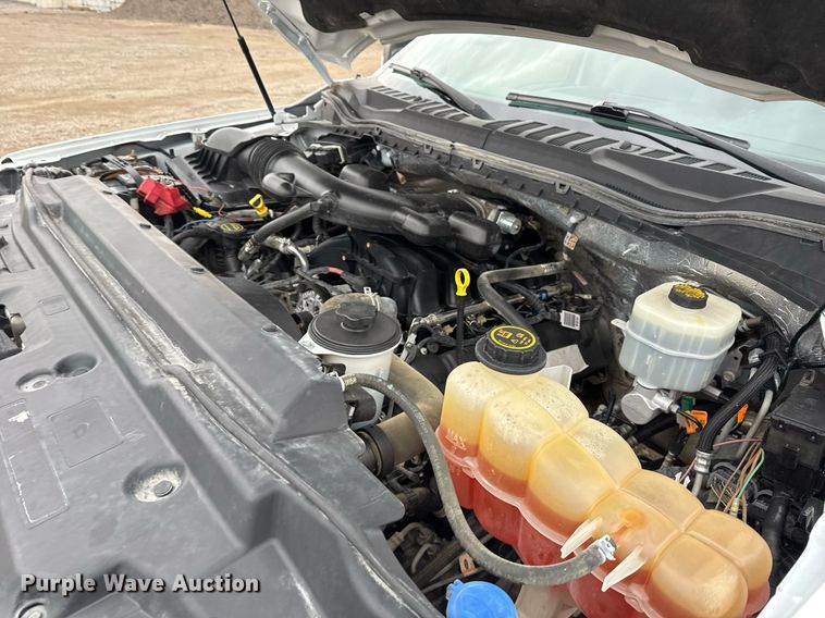 image for item EG2463 2017 Ford F450 Super Duty SuperCab truck cab and chassis