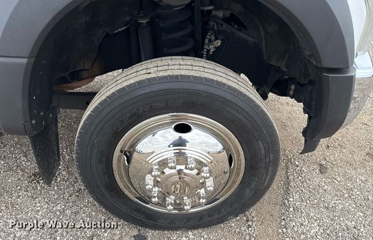 image for item EG2463 2017 Ford F450 Super Duty SuperCab truck cab and chassis