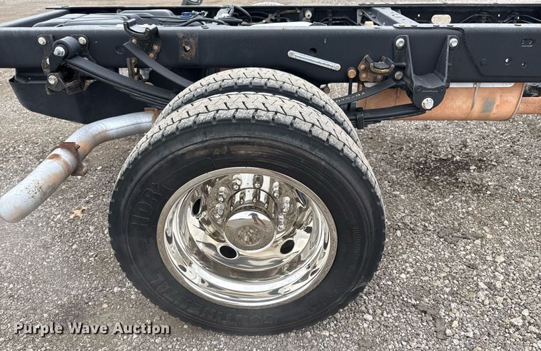 image for item EG2463 2017 Ford F450 Super Duty SuperCab truck cab and chassis