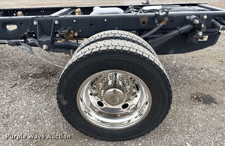 image for item EG2463 2017 Ford F450 Super Duty SuperCab truck cab and chassis