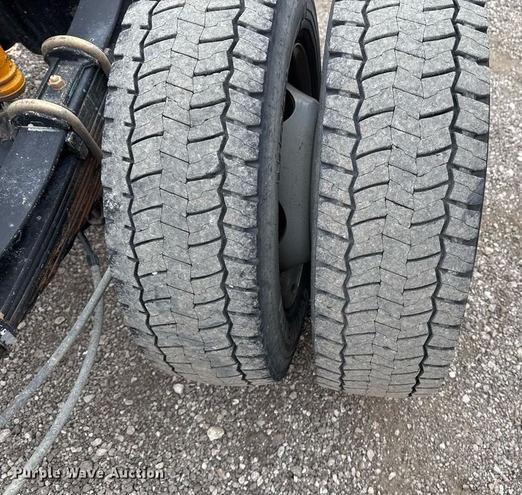 image for item EG2463 2017 Ford F450 Super Duty SuperCab truck cab and chassis