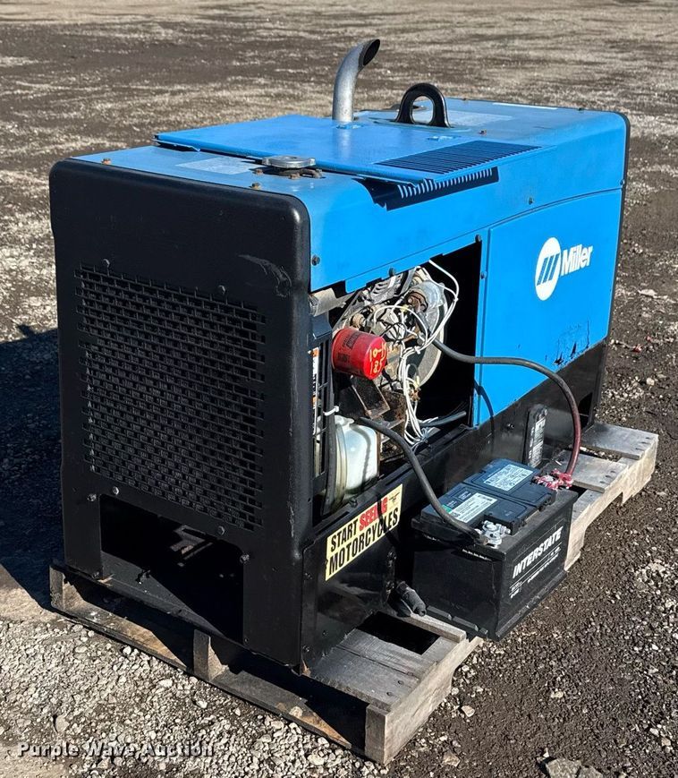 image for item EG2479 2009 Miller Bobcat 250 welder/generator