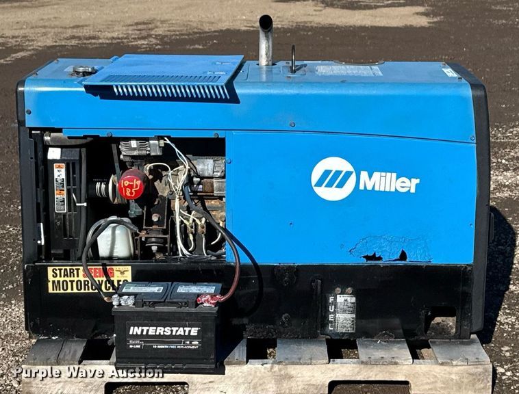 image for item EG2479 2009 Miller Bobcat 250 welder/generator