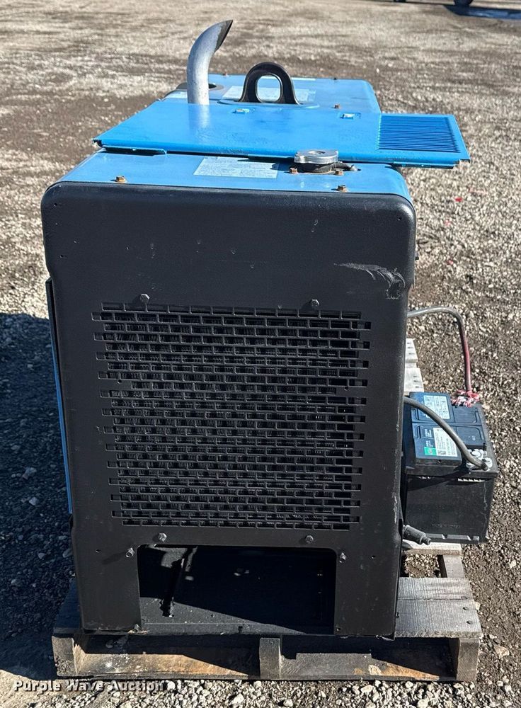 image for item EG2479 2009 Miller Bobcat 250 welder/generator