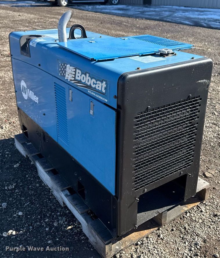 image for item EG2479 2009 Miller Bobcat 250 welder/generator