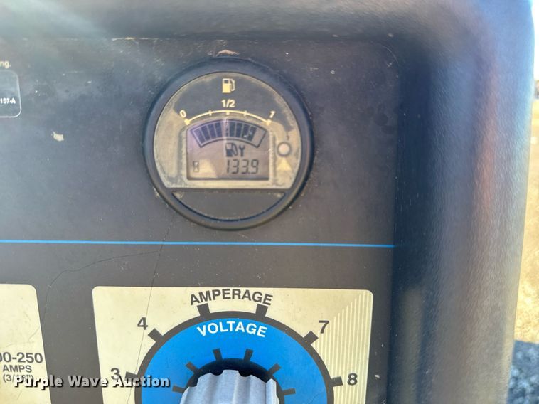 image for item EG2479 2009 Miller Bobcat 250 welder/generator