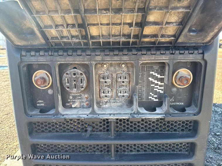 image for item EG2479 2009 Miller Bobcat 250 welder/generator