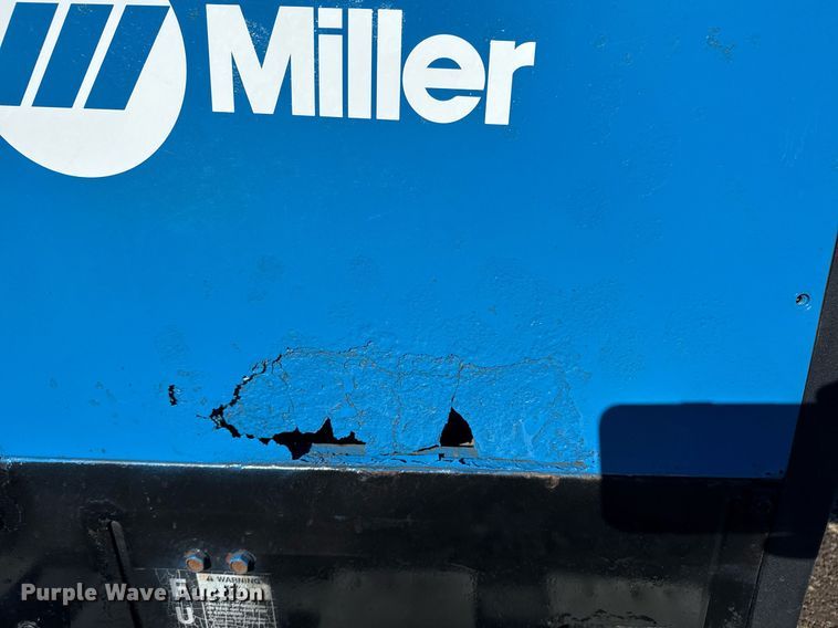 image for item EG2479 2009 Miller Bobcat 250 welder/generator