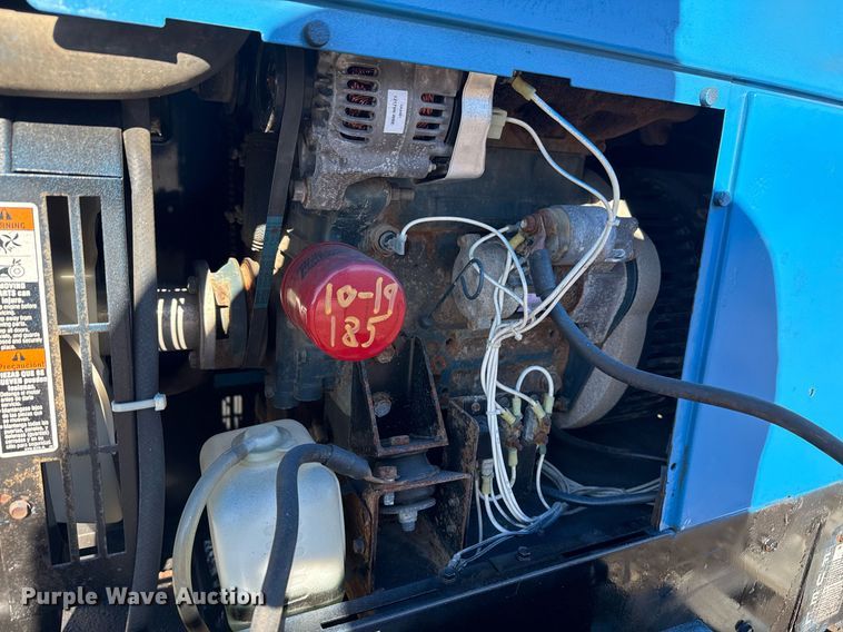 image for item EG2479 2009 Miller Bobcat 250 welder/generator