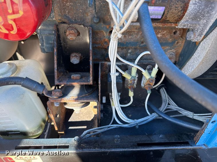 image for item EG2479 2009 Miller Bobcat 250 welder/generator