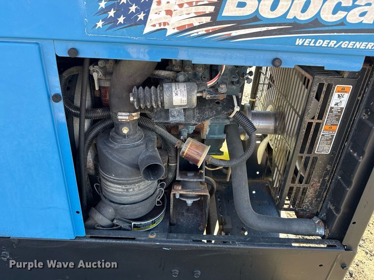 image for item EG2479 2009 Miller Bobcat 250 welder/generator