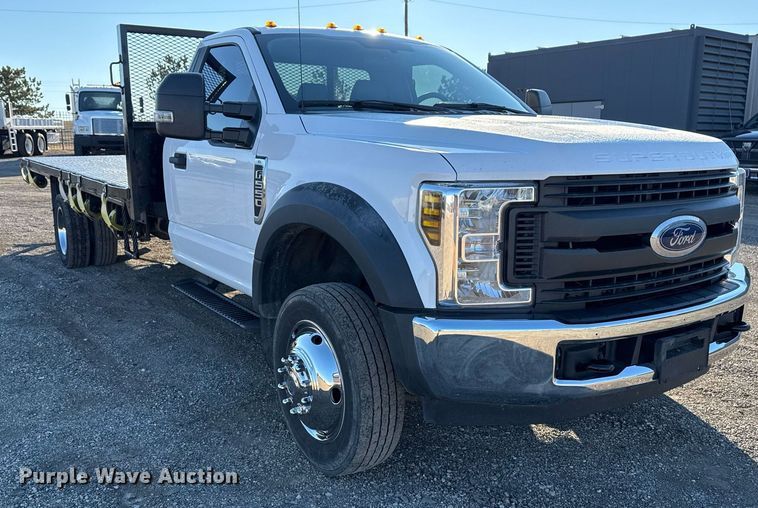 image for item EG2483 2019 Ford F550 flatbed truck